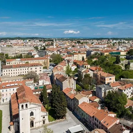 Old Place Appartement Pula