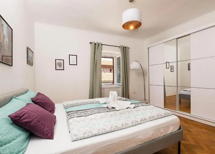 Old Place Appartement *